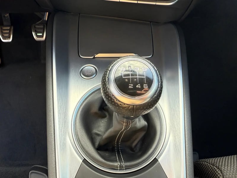 Photo de la voiture AUDI TT COUPE 1.8 TFSI 180 S line