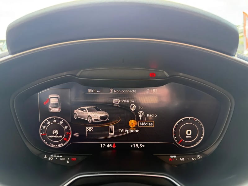Photo de la voiture AUDI TT COUPE 1.8 TFSI 180 S line