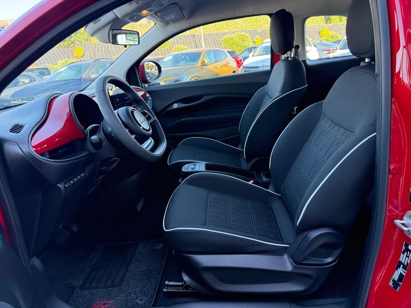 Photo de la voiture FIAT 500e BERLINE 500 e 95 ch Nouvelle 500