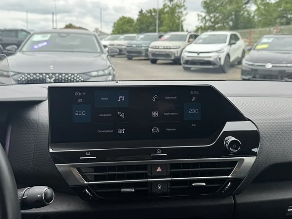 Photo de la voiture CITROEN C4 BlueHDi 130 S&S EAT8 Shine
