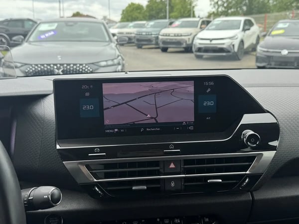 Photo de la voiture CITROEN C4 BlueHDi 130 S&S EAT8 Shine