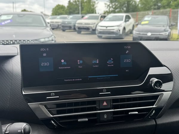 Photo de la voiture CITROEN C4 BlueHDi 130 S&S EAT8 Shine