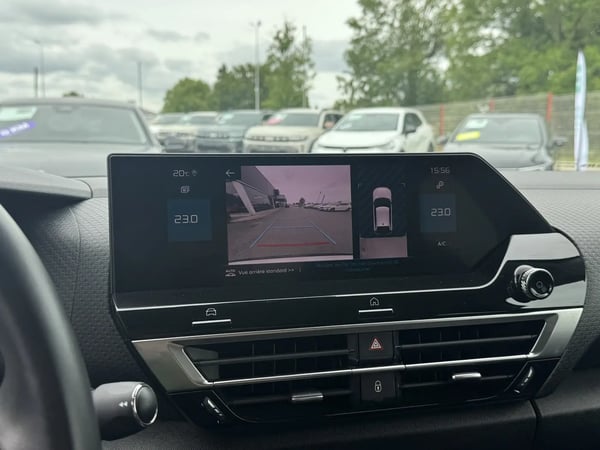 Photo de la voiture CITROEN C4 BlueHDi 130 S&S EAT8 Shine