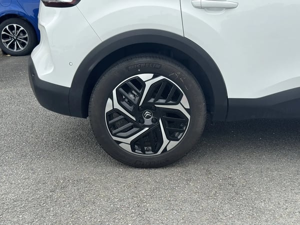 Photo de la voiture CITROEN C4 BlueHDi 130 S&S EAT8 Shine
