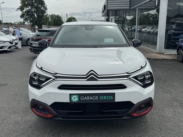 Photo de la voiture CITROEN C4 BlueHDi 130 S&S EAT8 Shine