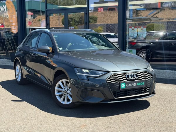 Photo de présentation de la voiture AUDI A3 SPORTBACK A3 Sportback 35 TFSI 150ch Design
