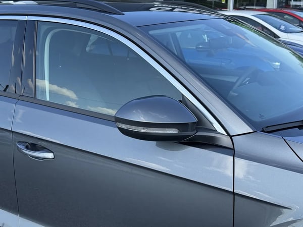 Photo de la voiture VOLKSWAGEN T-ROC 1.0 TSI 116 Start/Stop BVM6 Life