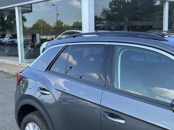 Photo de la voiture VOLKSWAGEN T-ROC 1.0 TSI 116 Start/Stop BVM6 Life