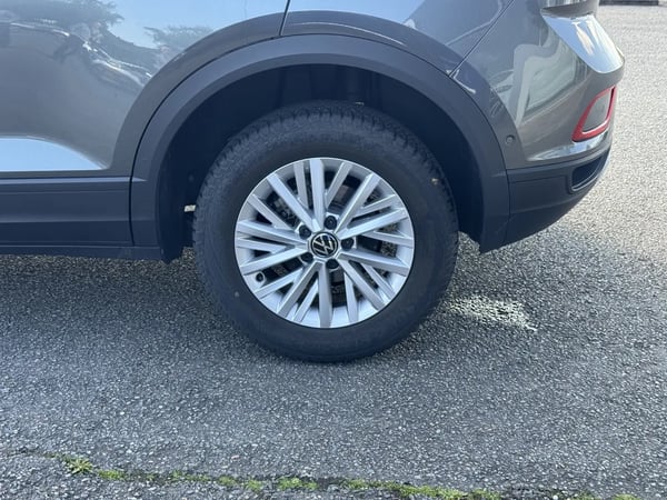 Photo de la voiture VOLKSWAGEN T-ROC 1.0 TSI 116 Start/Stop BVM6 Life