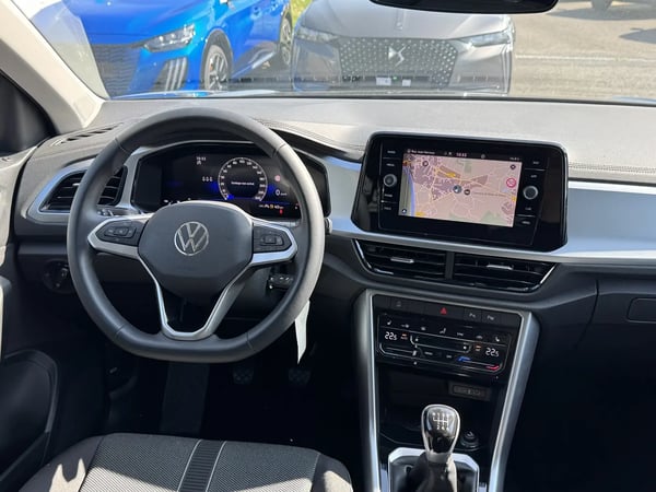 Photo de la voiture VOLKSWAGEN T-ROC 1.0 TSI 116 Start/Stop BVM6 Life