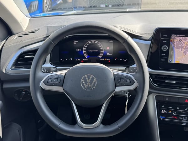 Photo de la voiture VOLKSWAGEN T-ROC 1.0 TSI 116 Start/Stop BVM6 Life