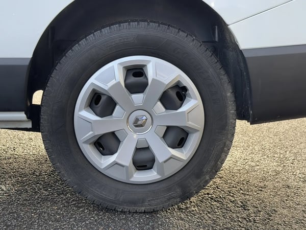Photo de la voiture RENAULT TRAFIC L2 dCi 150 Energy S&S Zen