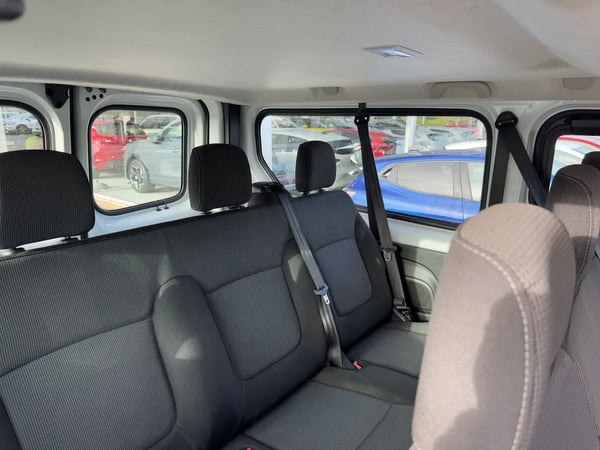 Photo de la voiture RENAULT TRAFIC L2 dCi 150 Energy S&S Zen