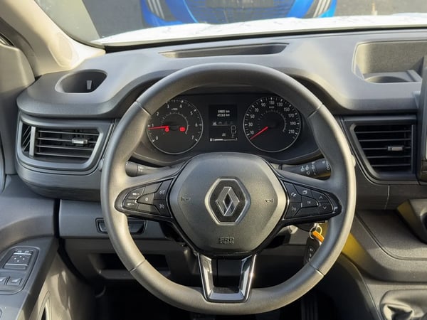 Photo de la voiture RENAULT TRAFIC L2 dCi 150 Energy S&S Zen