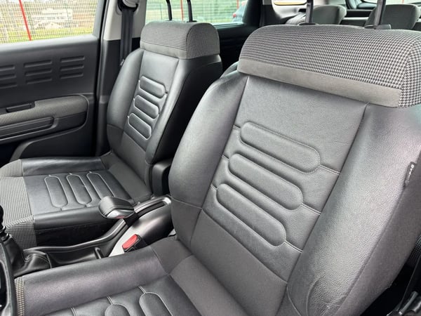 Photo de la voiture CITROEN C3 AIRCROSS BlueHDi 100 S&S BVM6 Shine