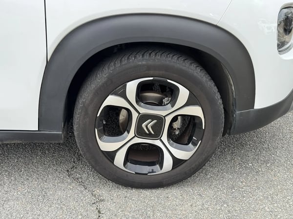 Photo de la voiture CITROEN C3 AIRCROSS BlueHDi 100 S&S BVM6 Shine