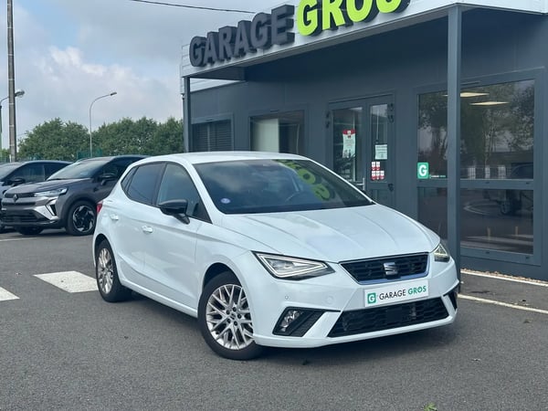 Photo de présentation de la voiture SEAT IBIZA 1.0 TSI 110 ch S/S BVM6 FR