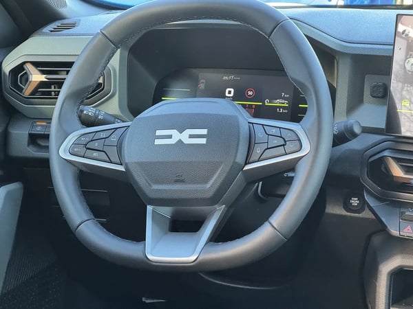 Photo de la voiture DACIA DUSTER TCe 130 4x2 Extreme