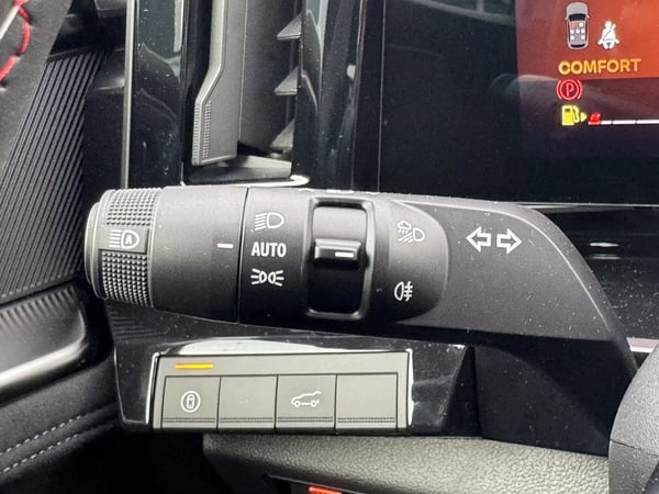 Photo de la voiture RENAULT ESPACE VI E-Tech full hybrid 200 GSR2 esprit Alpine