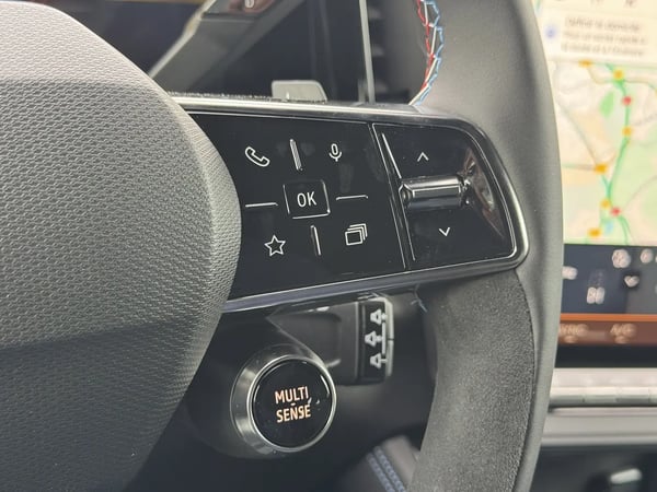 Photo de la voiture RENAULT ESPACE VI E-Tech full hybrid 200 GSR2 esprit Alpine