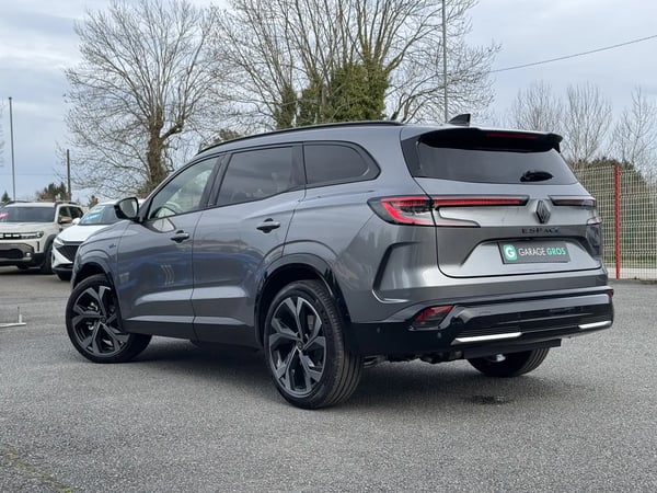 Photo de la voiture RENAULT ESPACE VI E-Tech full hybrid 200 GSR2 esprit Alpine