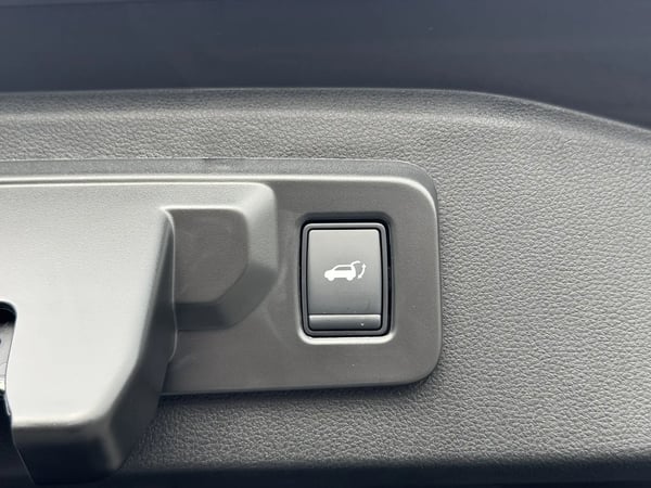 Photo de la voiture RENAULT ESPACE VI E-Tech full hybrid 200 GSR2 esprit Alpine