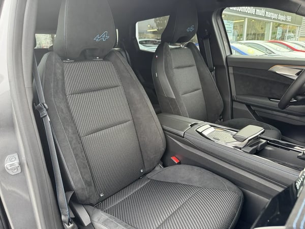Photo de la voiture RENAULT ESPACE VI E-Tech full hybrid 200 GSR2 esprit Alpine