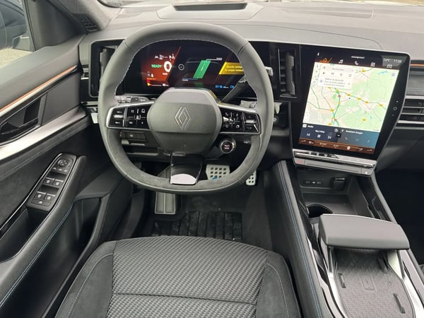 Photo de la voiture RENAULT ESPACE VI E-Tech full hybrid 200 GSR2 esprit Alpine