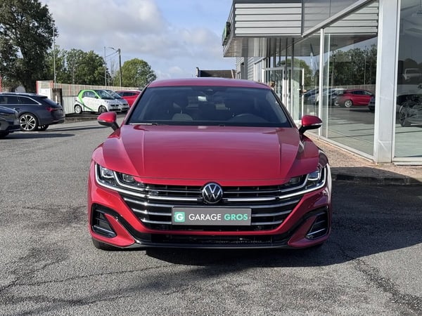 Photo de la voiture VOLKSWAGEN ARTEON SHOOTING BRAKE 2.0 TDI EVO SCR 200 DSG7 R-Line