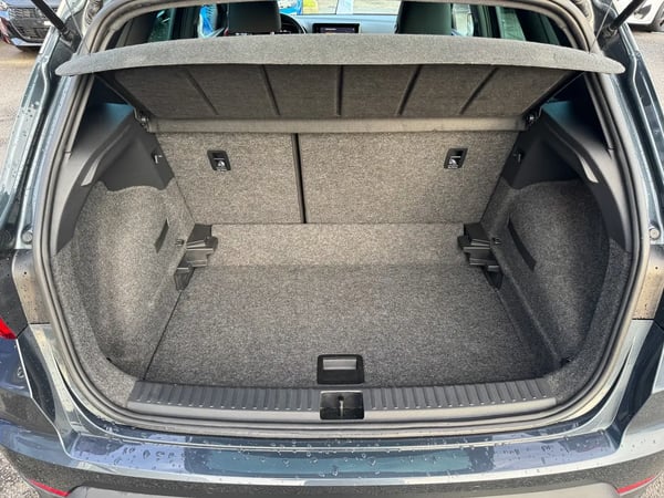 Photo de la voiture SEAT ARONA 1.0 TSI 110 ch Start/Stop BVM6 FR