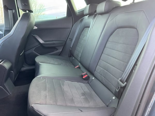 Photo de la voiture SEAT ARONA 1.0 TSI 110 ch Start/Stop BVM6 FR