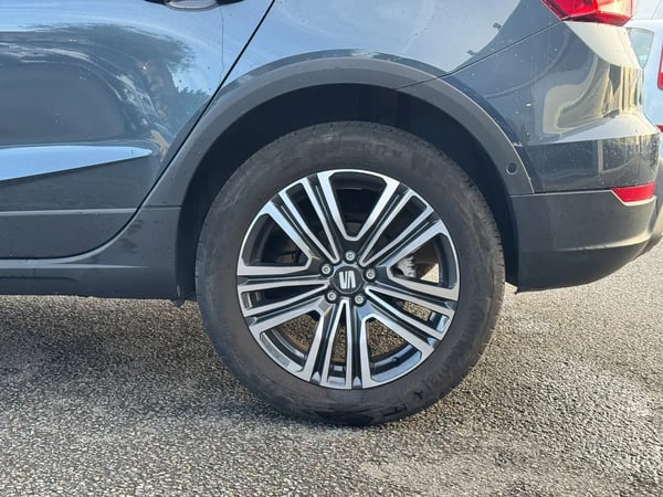 Photo de la voiture SEAT ARONA 1.0 TSI 110 ch Start/Stop BVM6 FR