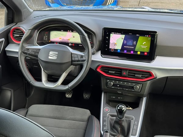Photo de la voiture SEAT ARONA 1.0 TSI 110 ch Start/Stop BVM6 FR
