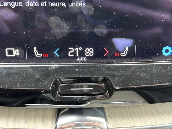 Photo de la voiture VOLVO XC60 T6 Recharge AWD 253 ch + 87 ch Geartronic 8 Inscription