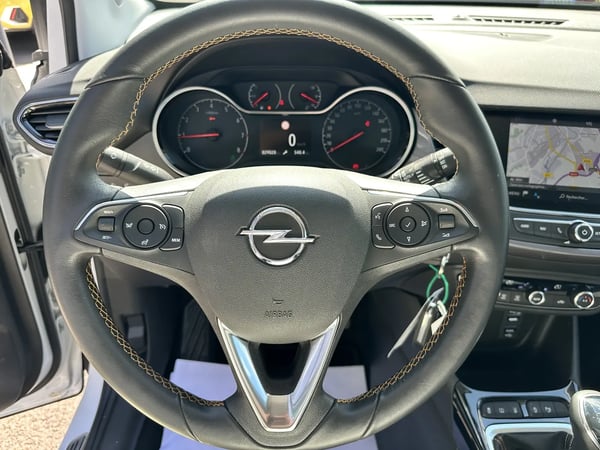 Photo de la voiture OPEL CROSSLAND X 1.2 Turbo 110 ch ECOTEC Innovation