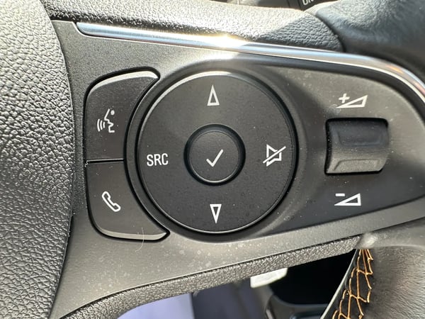 Photo de la voiture OPEL CROSSLAND X 1.2 Turbo 110 ch ECOTEC Innovation