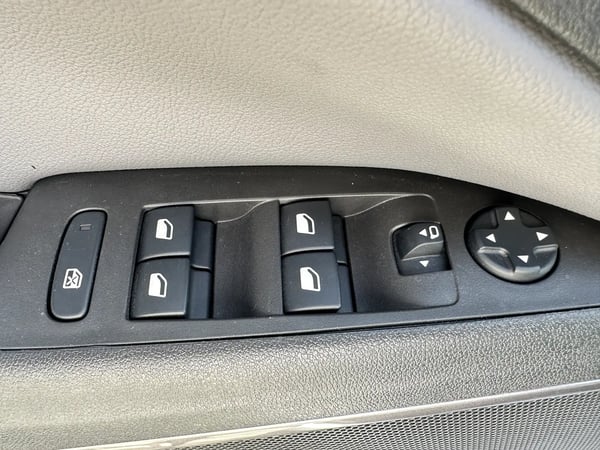 Photo de la voiture OPEL CROSSLAND X 1.2 Turbo 110 ch ECOTEC Innovation