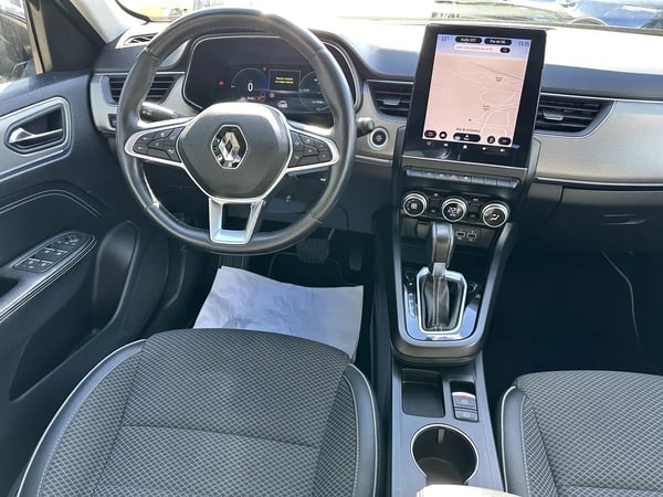 Photo de la voiture RENAULT ARKANA E-Tech 145 - 23 Techno