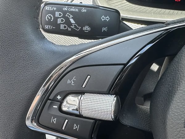 Photo de la voiture SKODA SCALA 1.0 TSI Evo 110 ch BVM6 Ambition