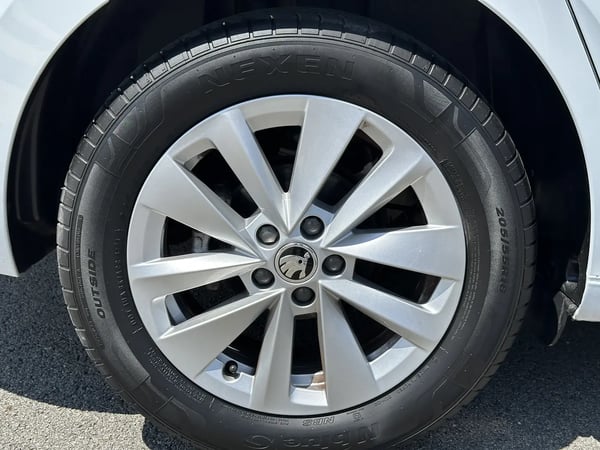 Photo de la voiture SKODA SCALA 1.0 TSI Evo 110 ch BVM6 Ambition