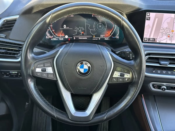 Photo de la voiture BMW X5 G05 xDrive30d 265 ch BVA8 xLine