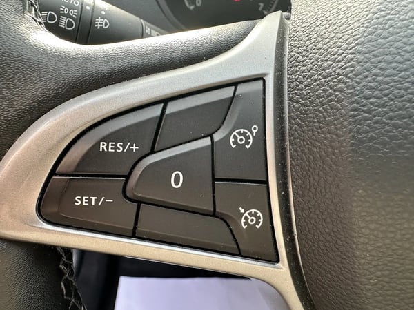Photo de la voiture DACIA DUSTER Blue dCi 115 4x2 Expression