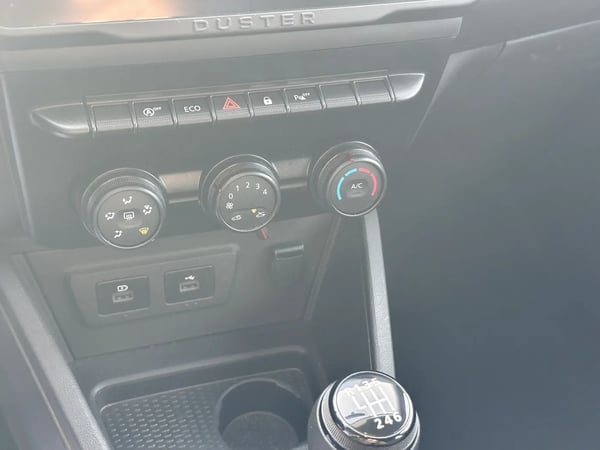 Photo de la voiture DACIA DUSTER Blue dCi 115 4x2 Expression