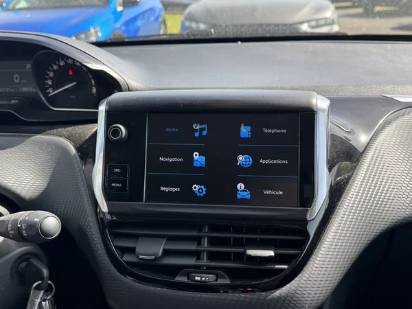 Photo de la voiture PEUGEOT 208 PureTech 110ch S&S EAT6 Allure