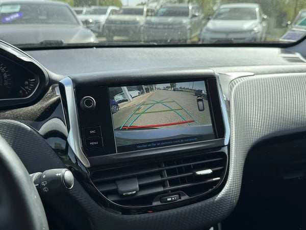 Photo de la voiture PEUGEOT 208 PureTech 110ch S&S EAT6 Allure