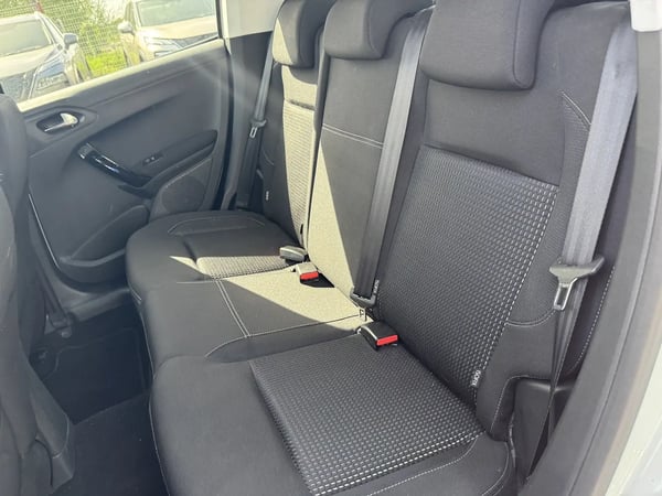 Photo de la voiture PEUGEOT 208 PureTech 110ch S&S EAT6 Allure