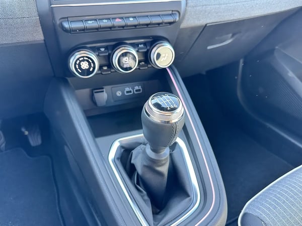 Photo de la voiture RENAULT CLIO V TCe 90 GSR2 Techno