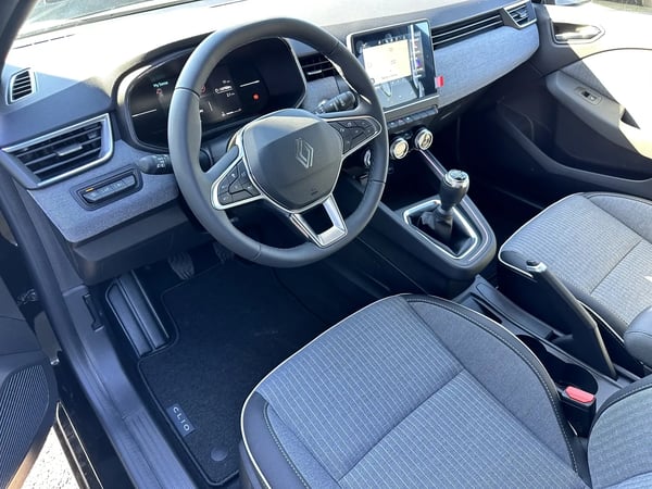 Photo de la voiture RENAULT CLIO V TCe 90 GSR2 Techno