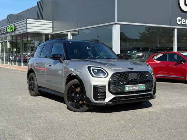 Photo de présentation de la voiture MINI COUNTRYMAN U25 170 ch DKG7 C JCW Finition