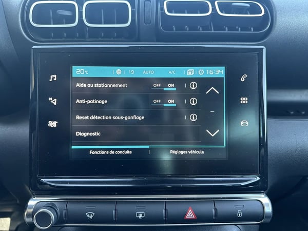 Photo de la voiture CITROEN C3 AIRCROSS BlueHDi 100 BVM5 Shine